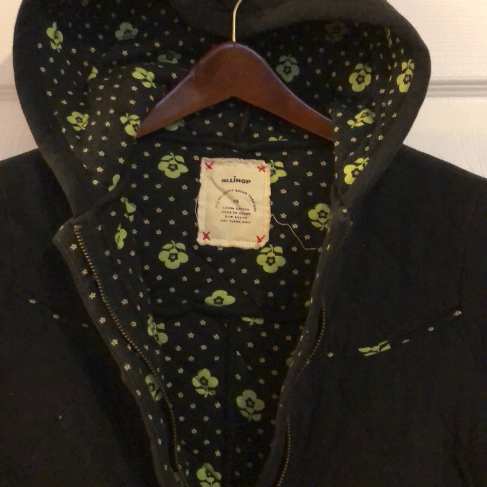 Jacket - Picture 2 of 5